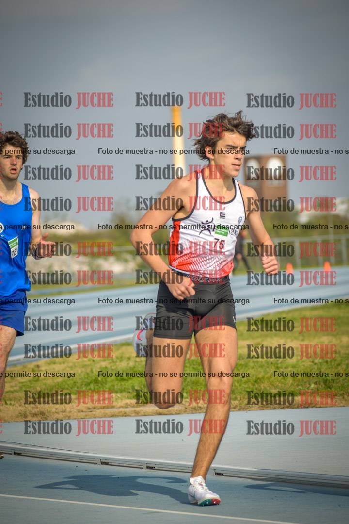 Fotos de los 800 m llanos de varones