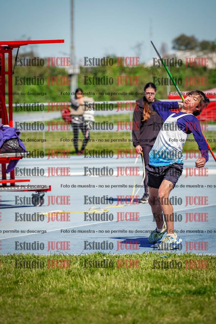 Fotos del lanzamiento de jabalina de mujeres y varones - U15