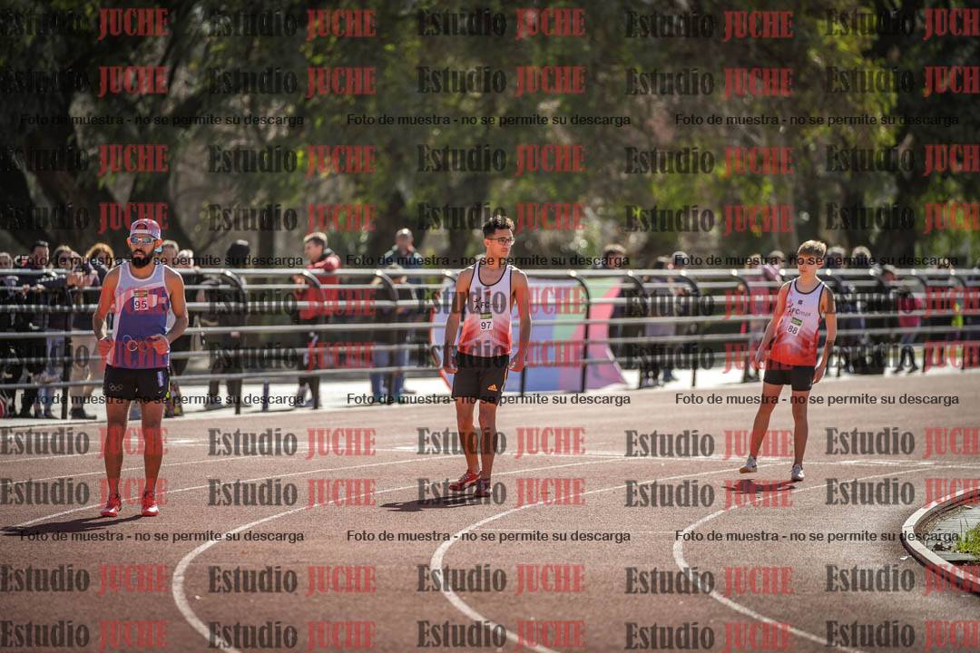 Fotos de los 800 m llanos de varones