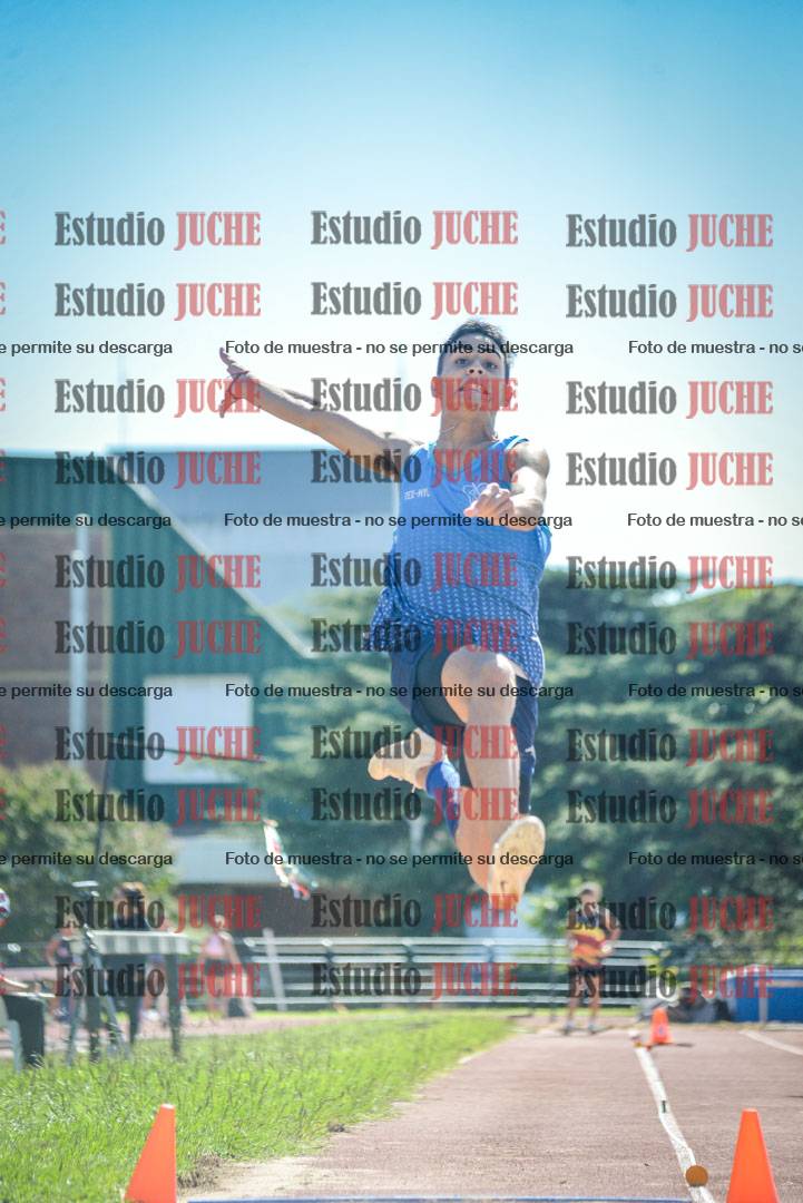 Fotos del salto en largo de varones