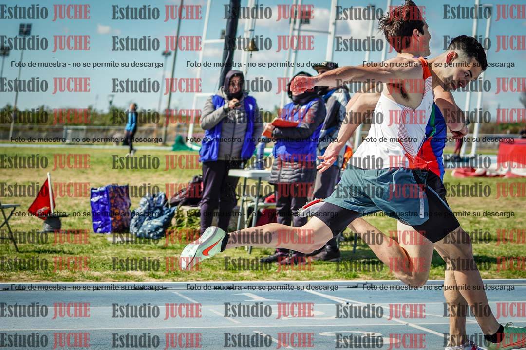 Fotos de los 800 m llanos de varones