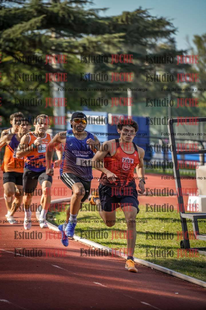 Fotos de los 800 m llanos de varones