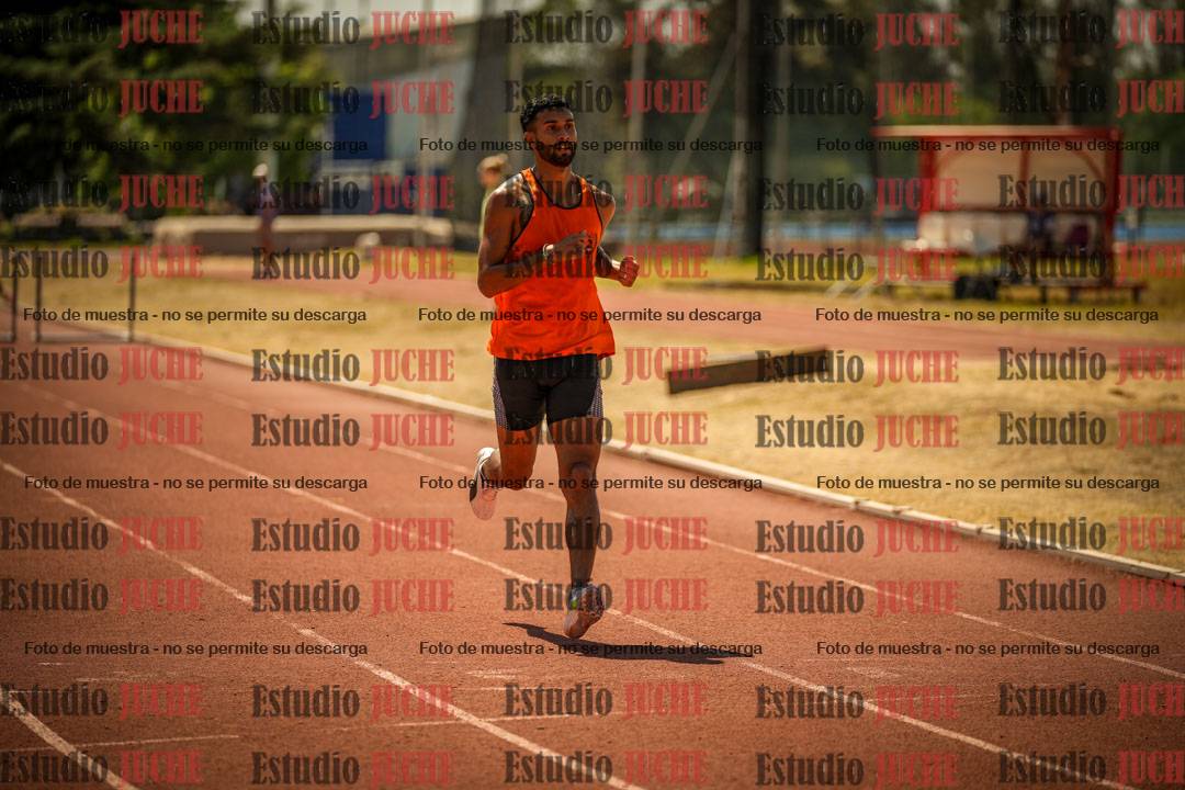 Fotos de los 400 m con vallas de varones