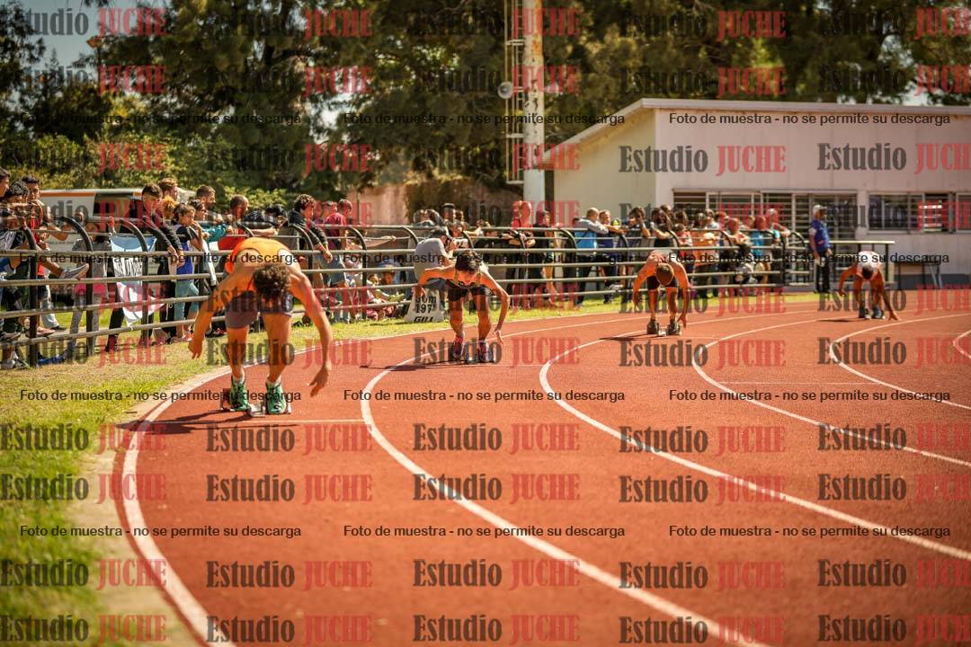 Fotos de los 400 m llanos de varones