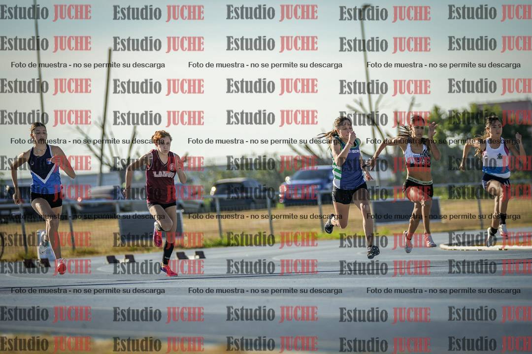 Fotos de los 100 m llanos de mujeres - FINAL U18