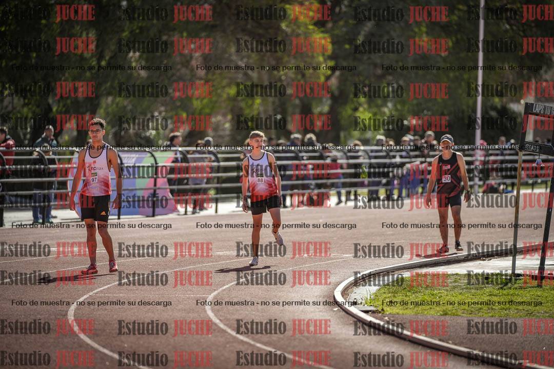 Fotos de los 800 m llanos de varones