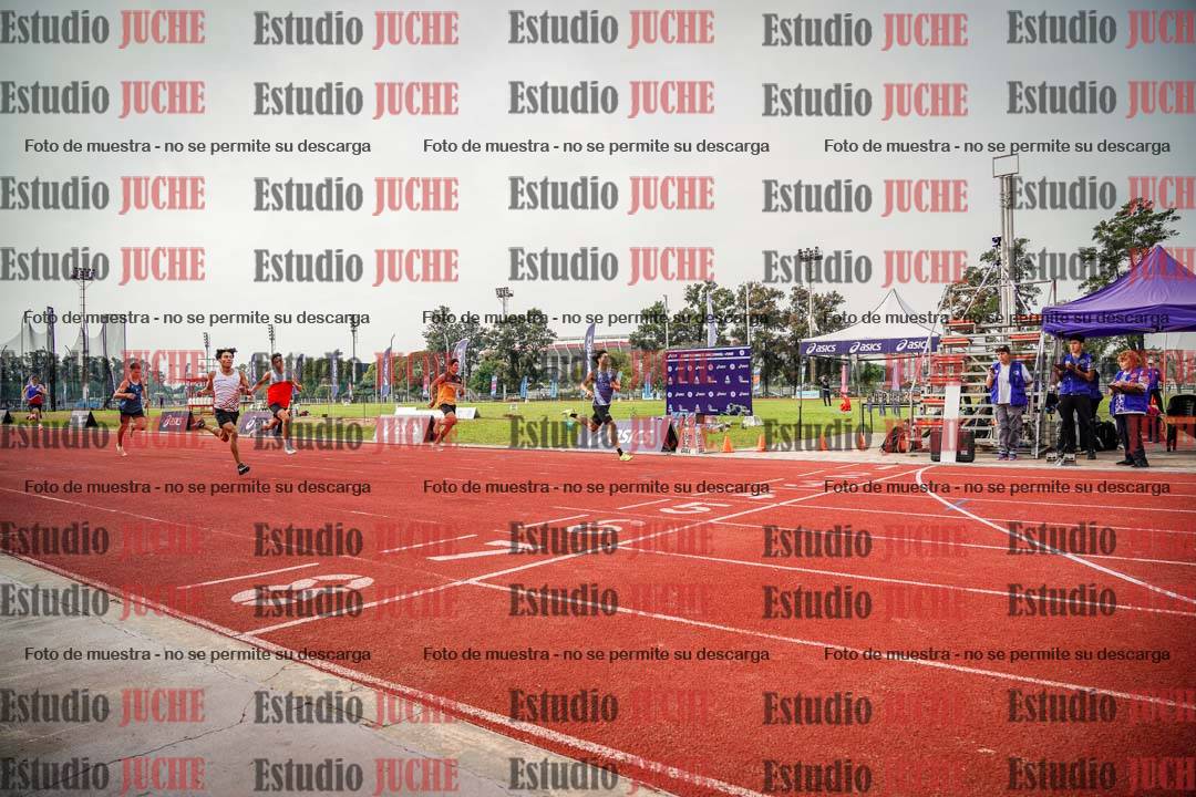 Fotos de los 400 m llanos de varones