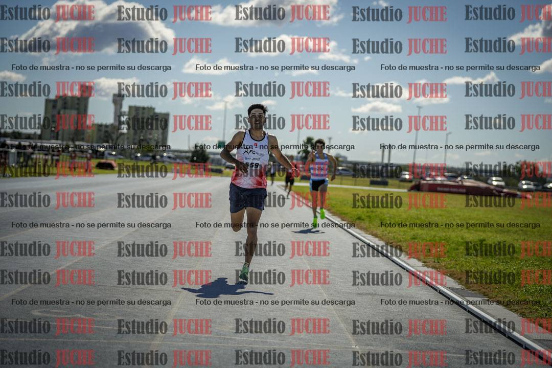 Fotos de los 800 m llanos de varones