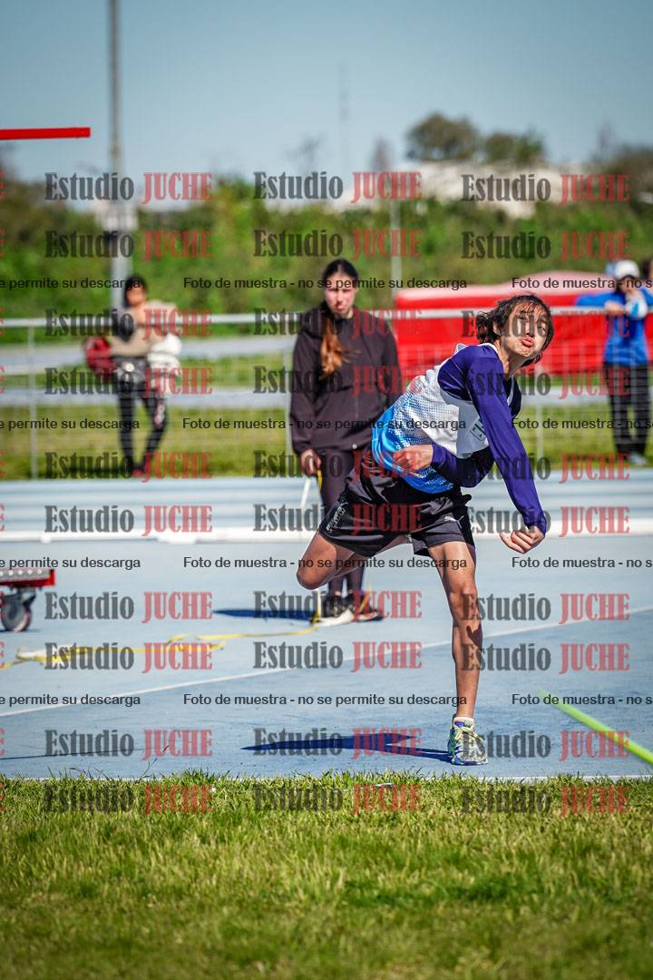 Fotos del lanzamiento de jabalina de mujeres y varones - U15