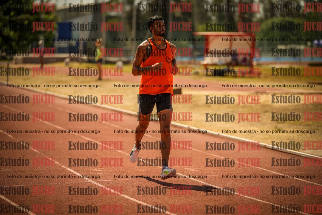 Fotos de los 400 m con vallas de varones