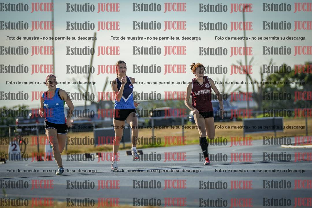 Fotos de los 100 m llanos de mujeres - FINAL U18