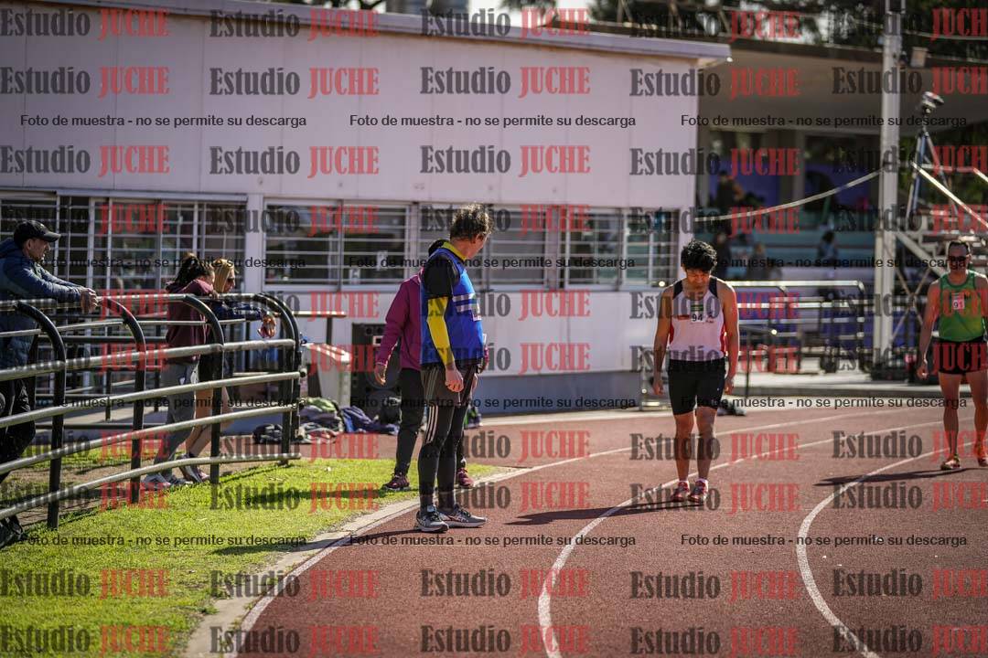 Fotos de los 800 m llanos de varones