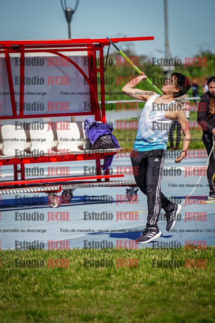 Fotos del lanzamiento de jabalina de mujeres y varones - U15