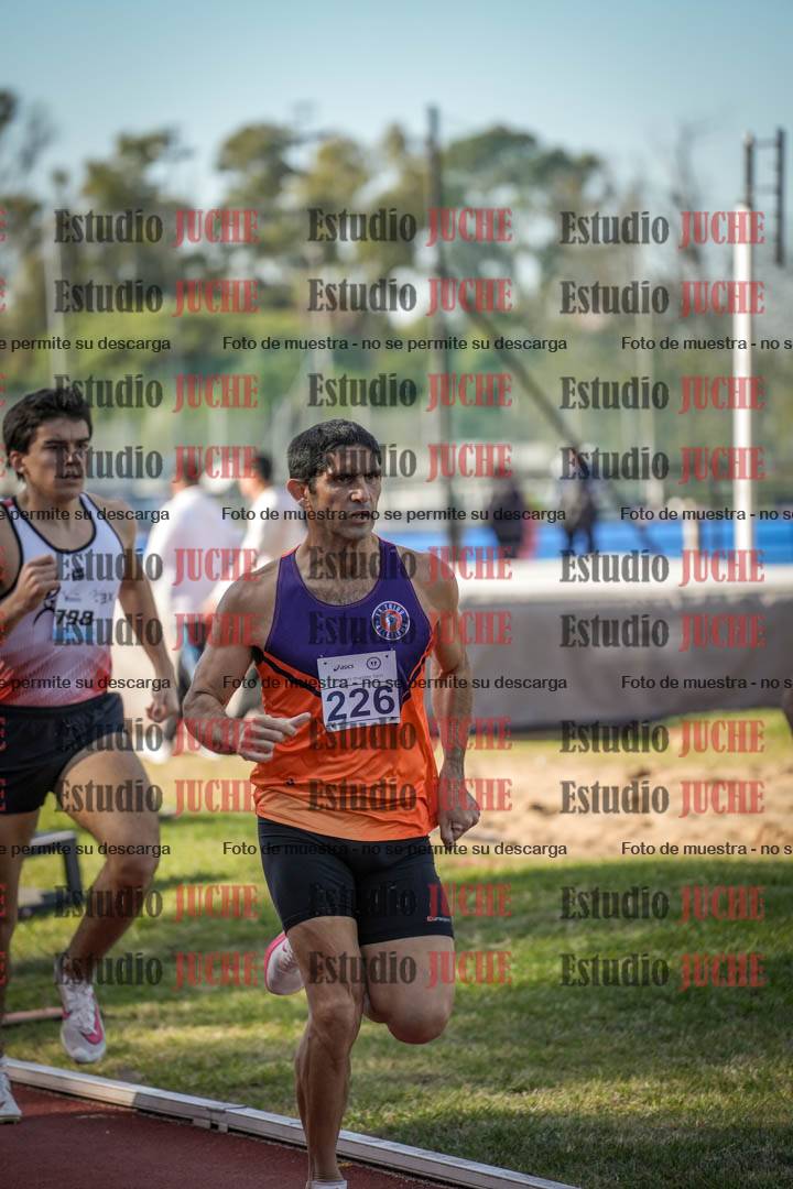 Fotos de los 800 m llanos de varones