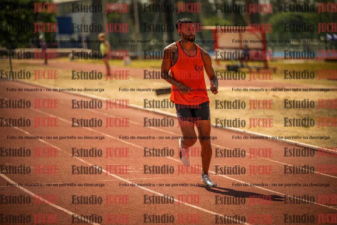 Fotos de los 400 m con vallas de varones