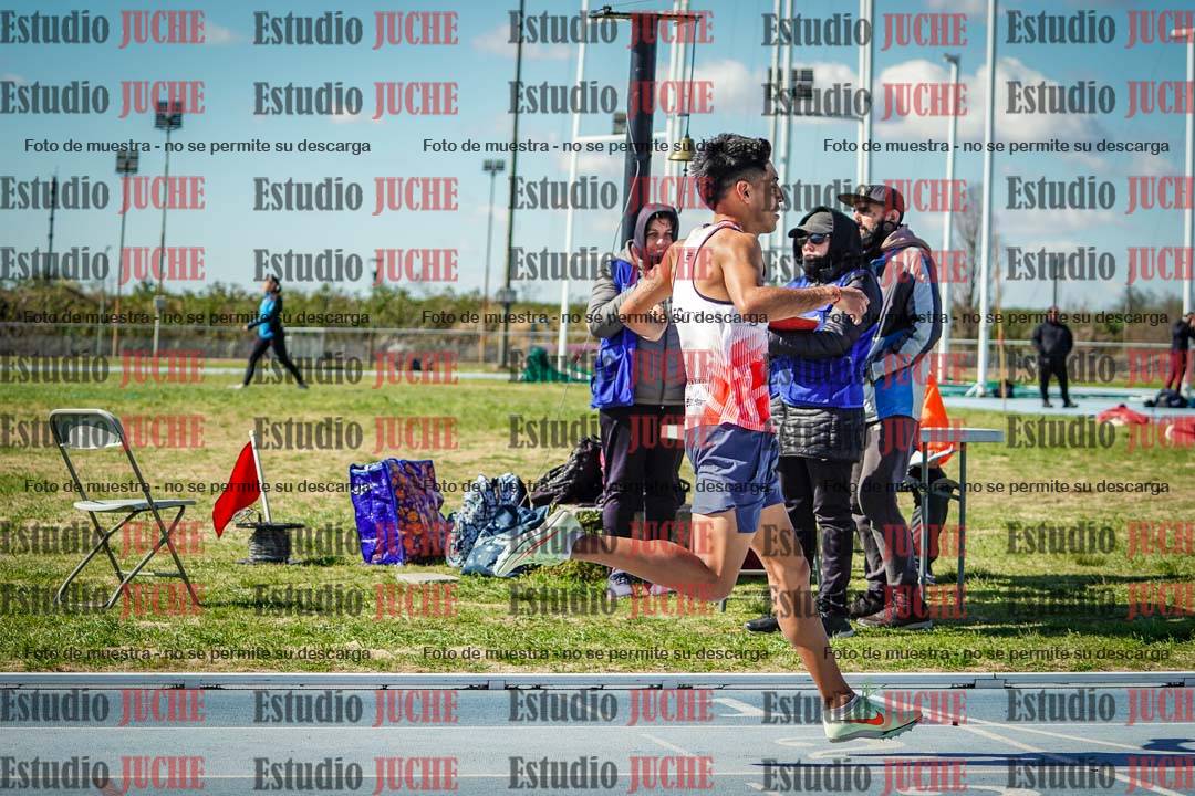 Fotos de los 800 m llanos de varones