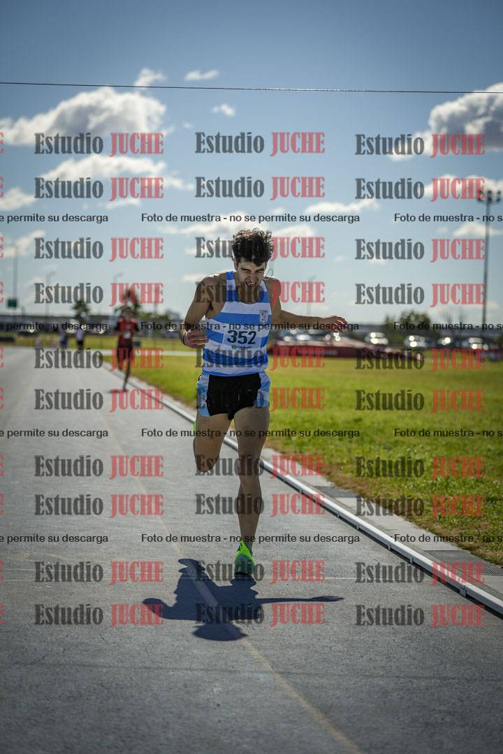 Fotos de los 800 m llanos de varones