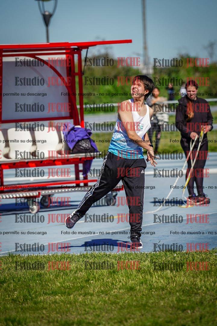 Fotos del lanzamiento de jabalina de mujeres y varones - U15
