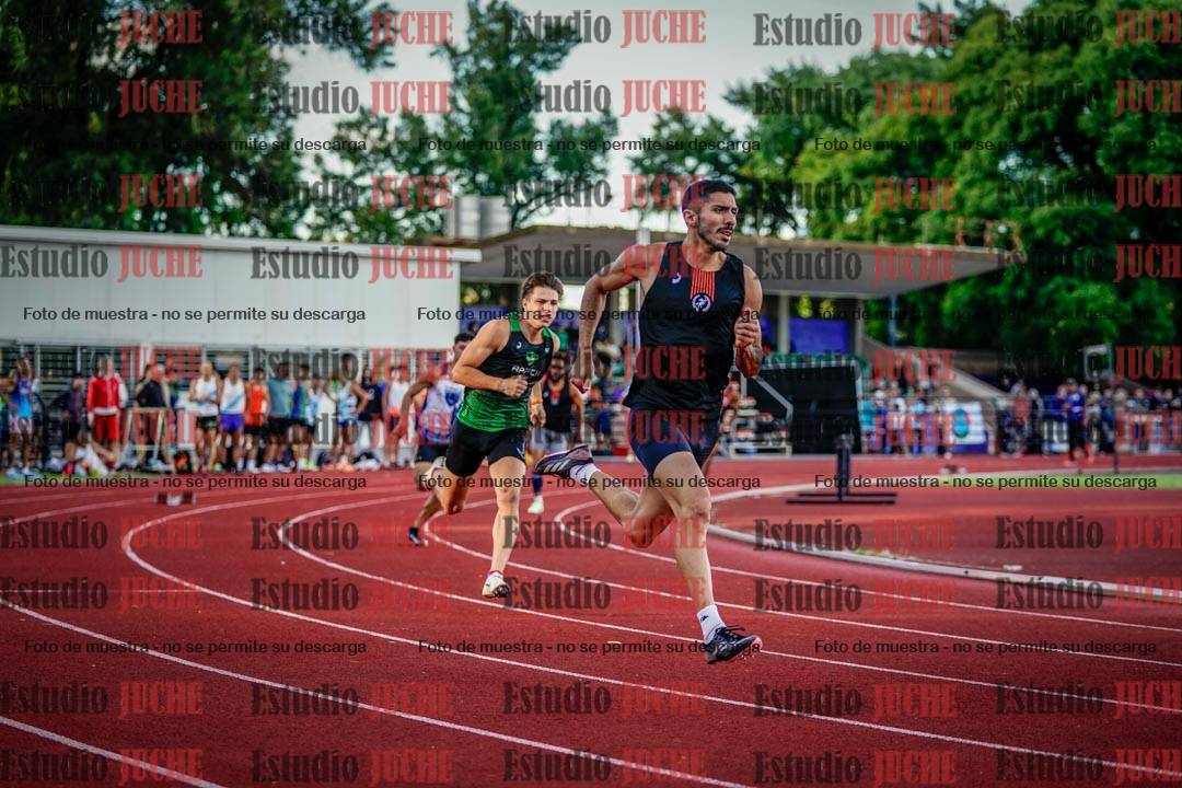 Fotos de los 400 m llanos de varones