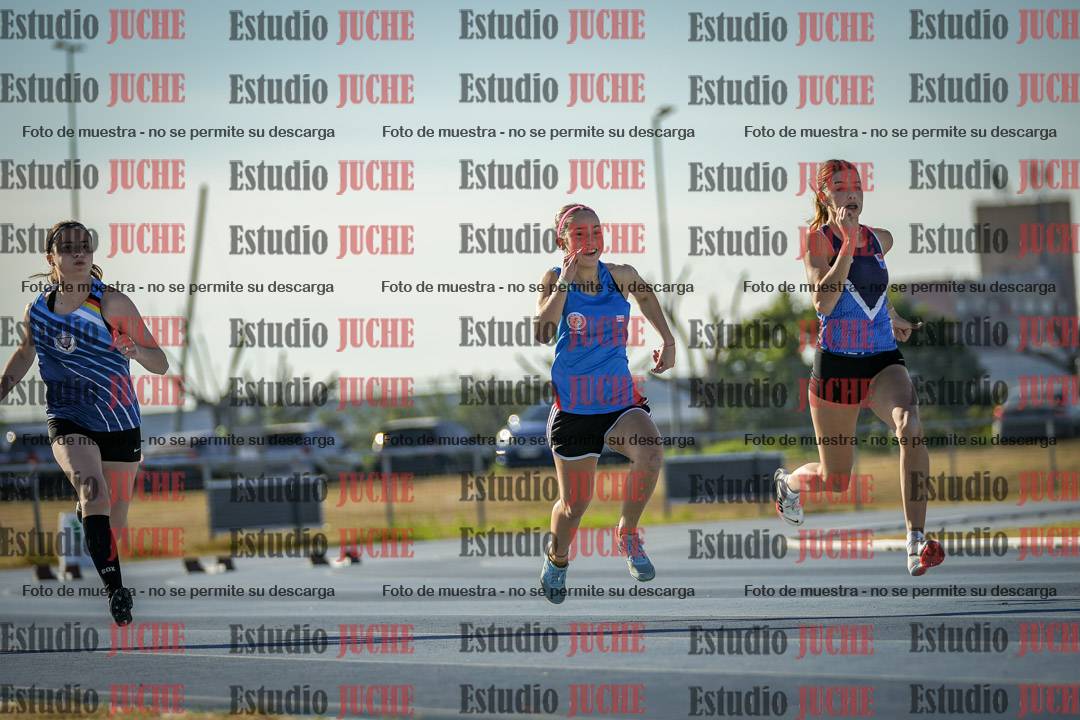 Fotos de los 100 m llanos de mujeres - FINAL U18