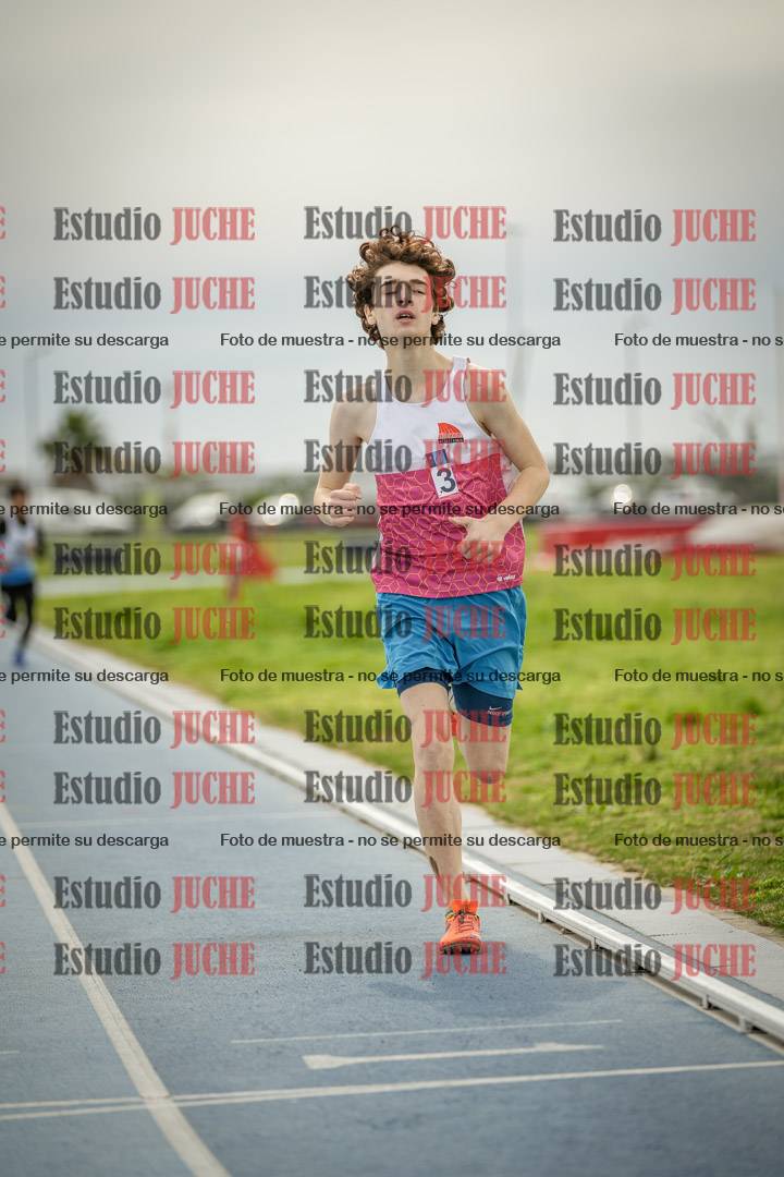 Fotos de los 800 m llanos de varones - U17
