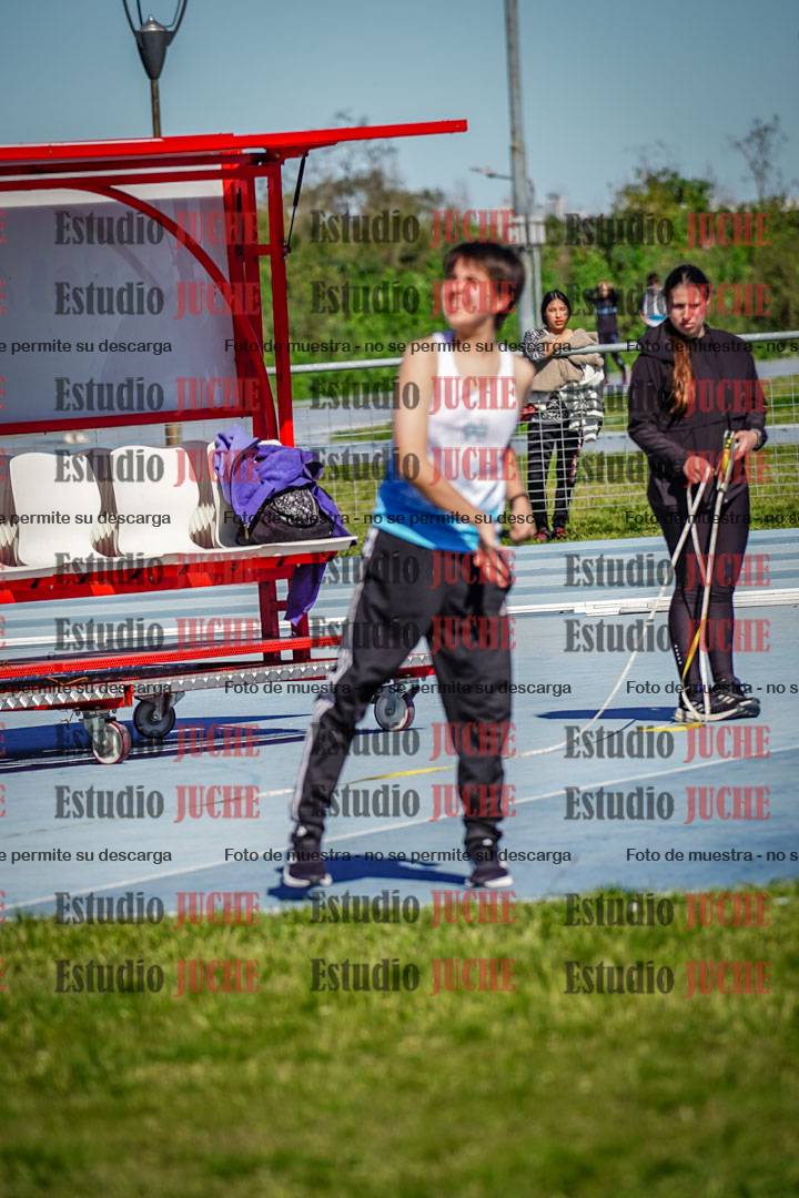 Fotos del lanzamiento de jabalina de mujeres y varones - U15