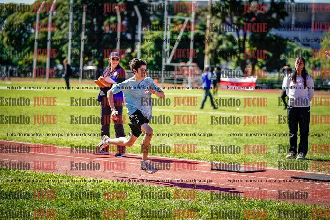 Fotos del salto en largo de varones