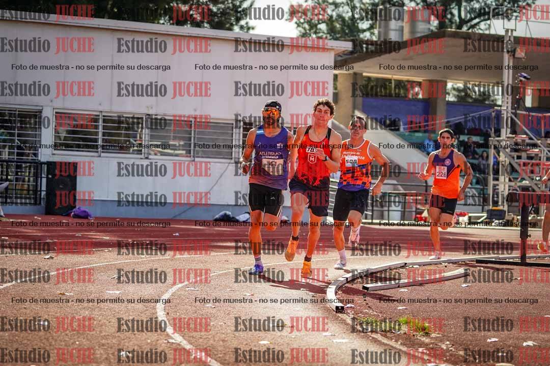 Fotos de los 800 m llanos de varones