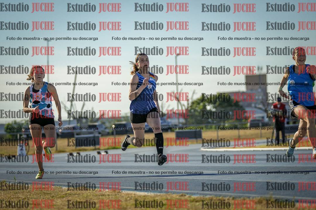 Fotos de los 100 m llanos de mujeres - FINAL U18