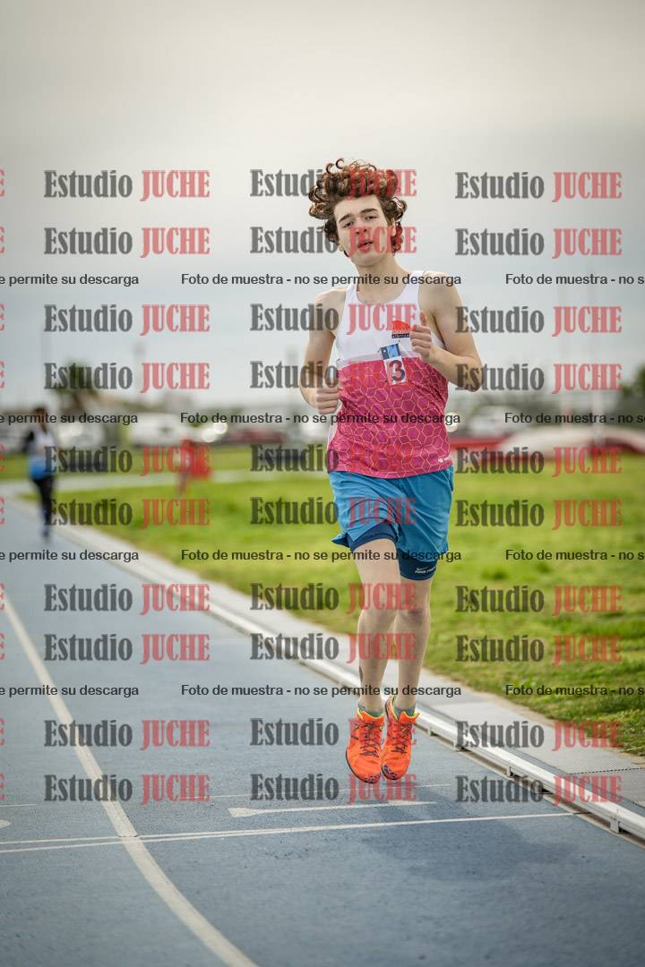 Fotos de los 800 m llanos de varones - U17