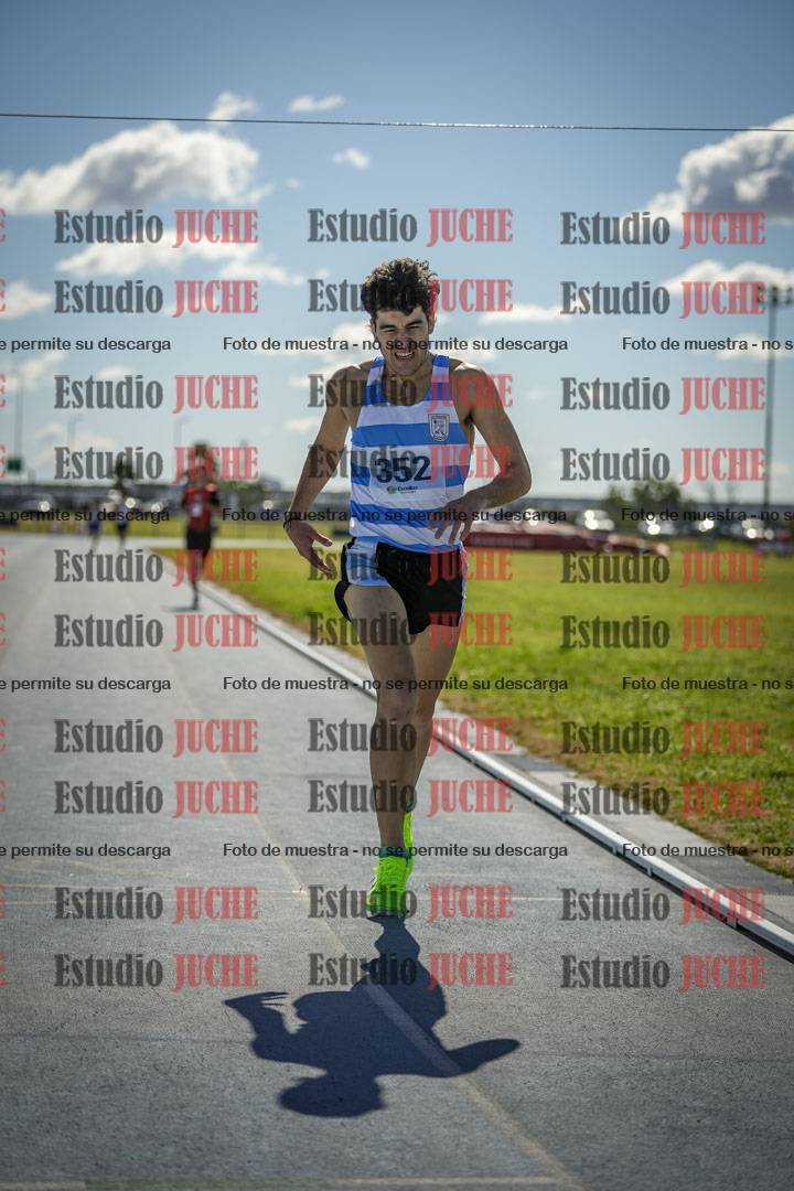 Fotos de los 800 m llanos de varones