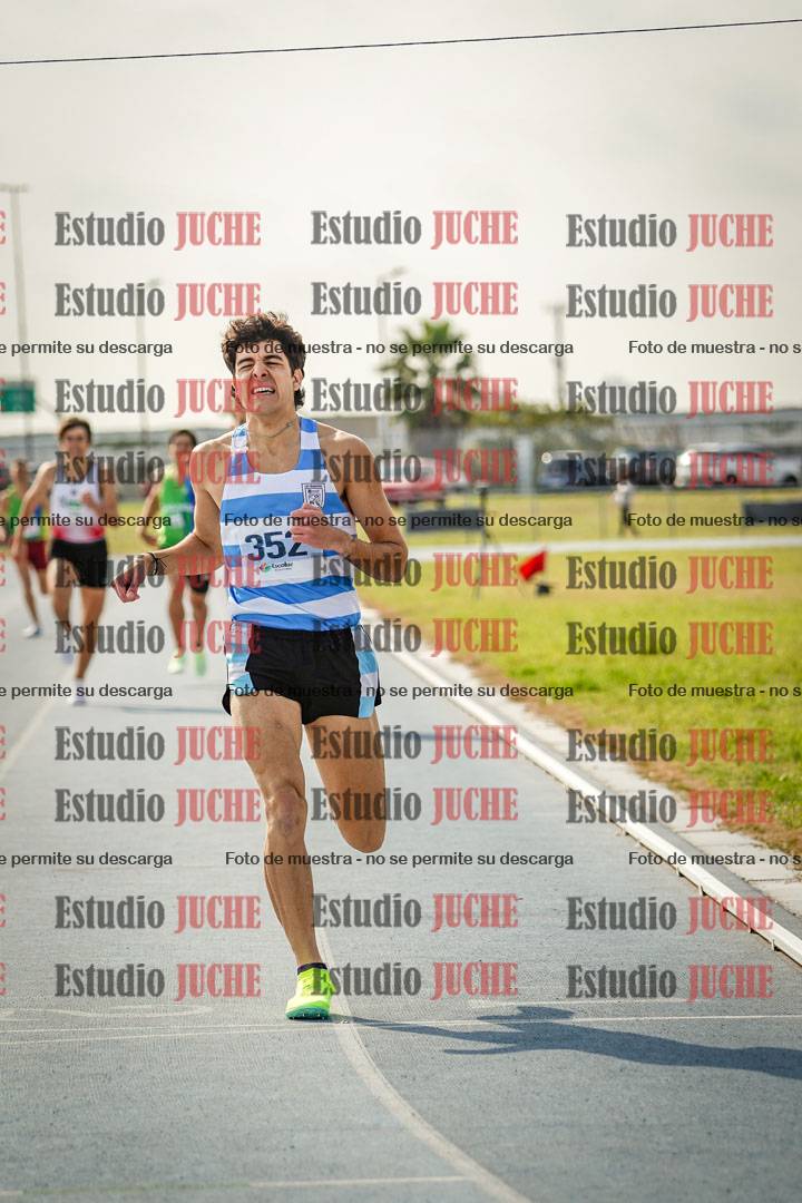 Fotos de los 800 m llanos de varones