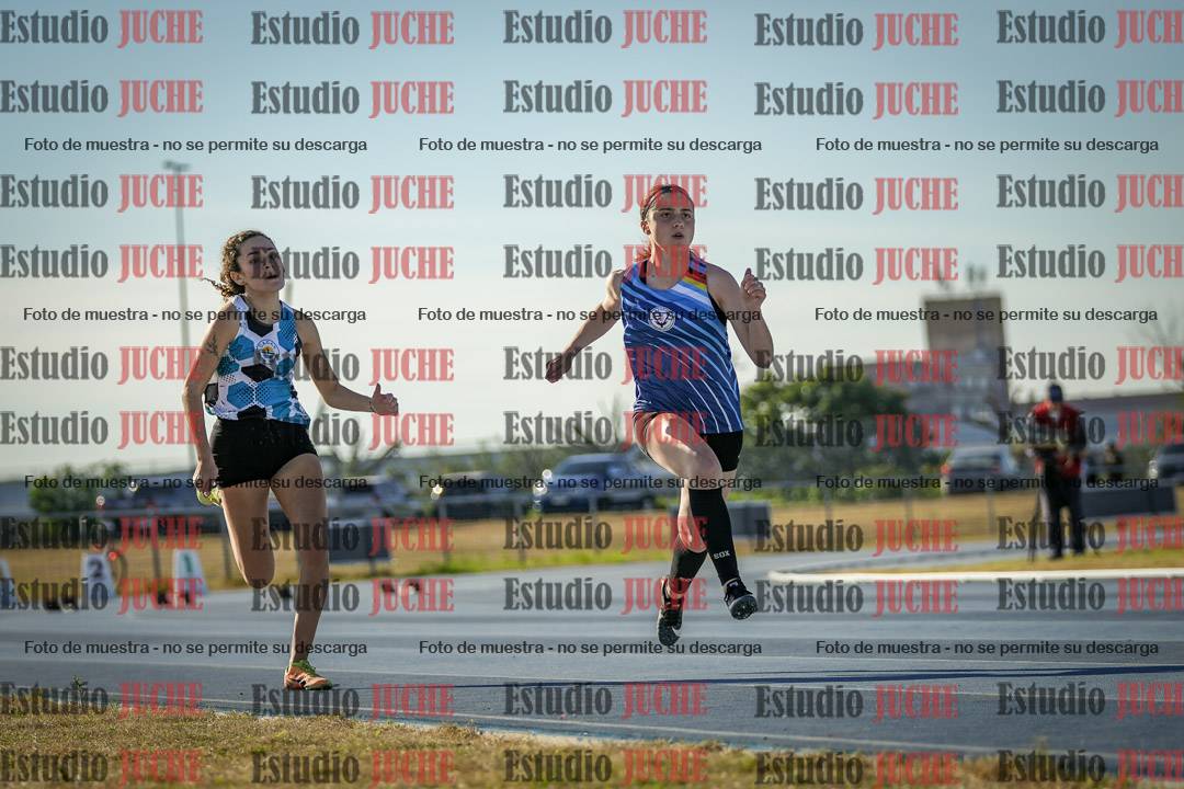 Fotos de los 100 m llanos de mujeres - FINAL U18