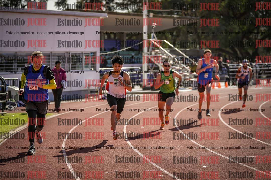 Fotos de los 800 m llanos de varones
