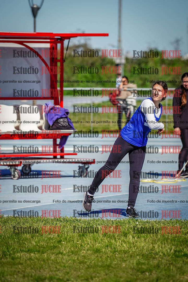 Fotos del lanzamiento de jabalina de mujeres y varones - U15