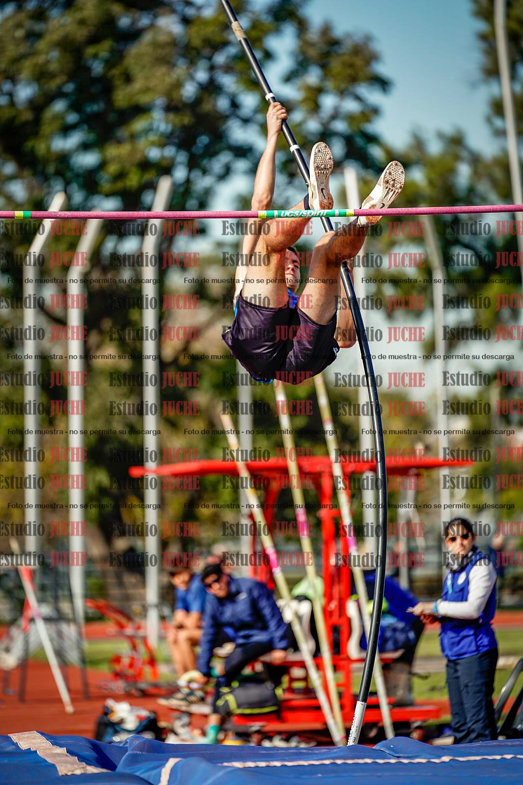 Fotos del salto con garrocha de varones - decatlón 8