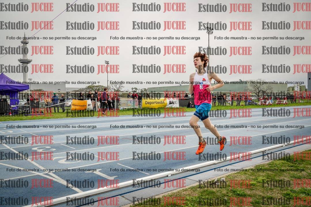 Fotos de los 800 m llanos de varones - U17