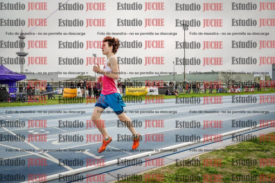 Fotos de los 800 m llanos de varones - U17