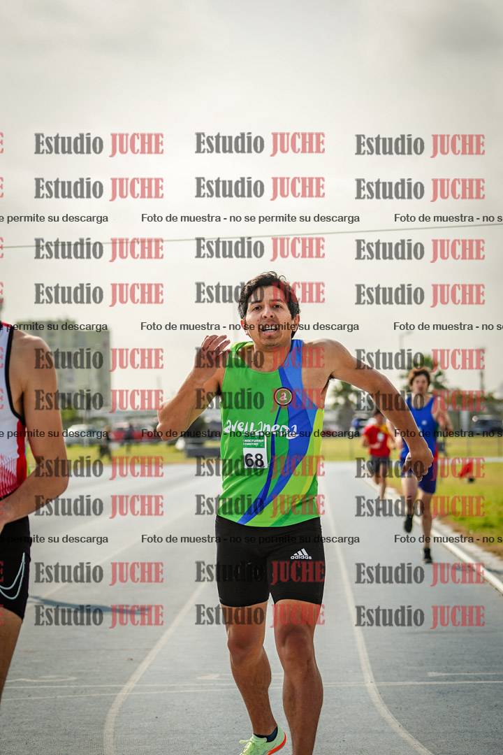 Fotos de los 800 m llanos de varones