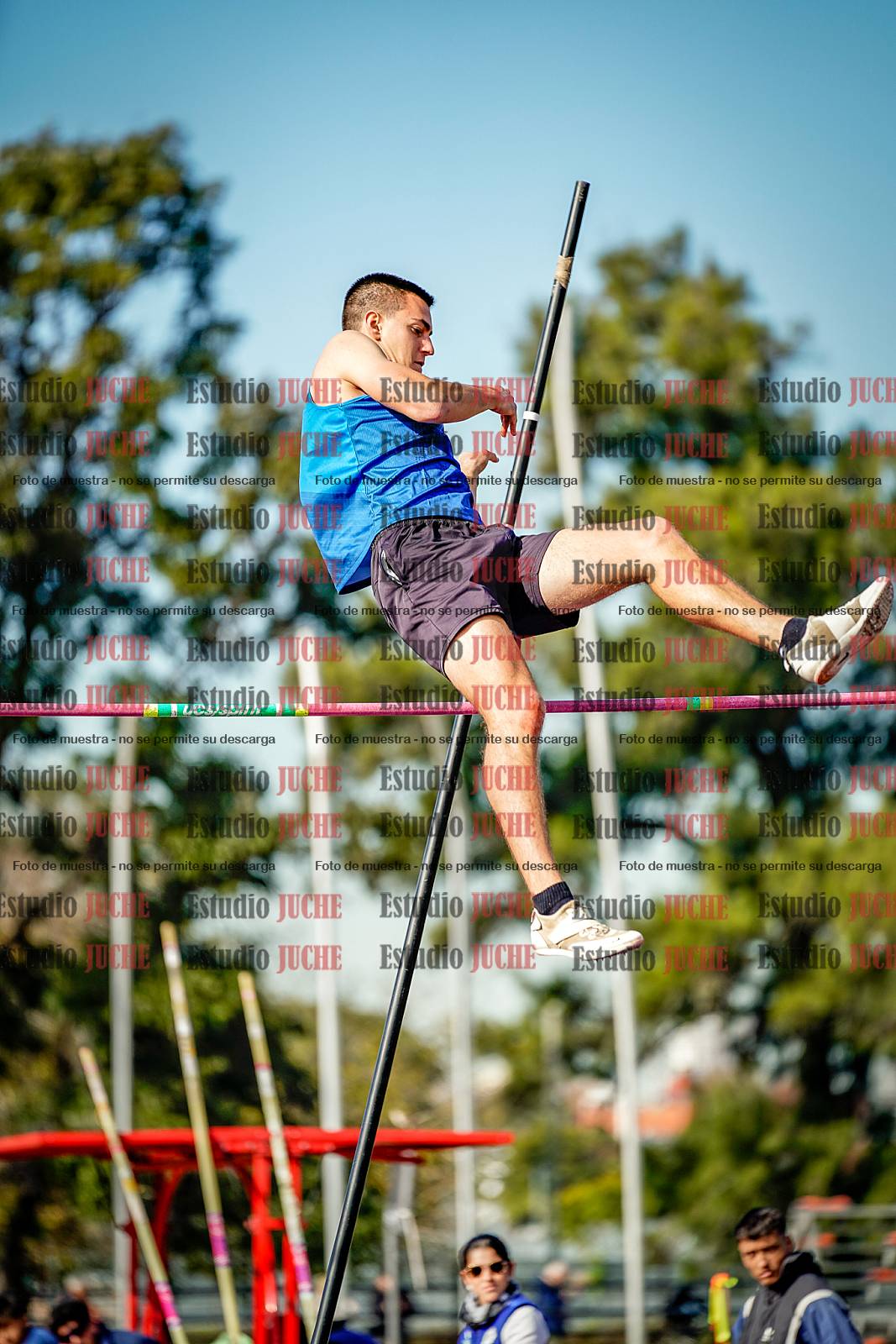 Fotos del salto con garrocha de varones - decatlón 8