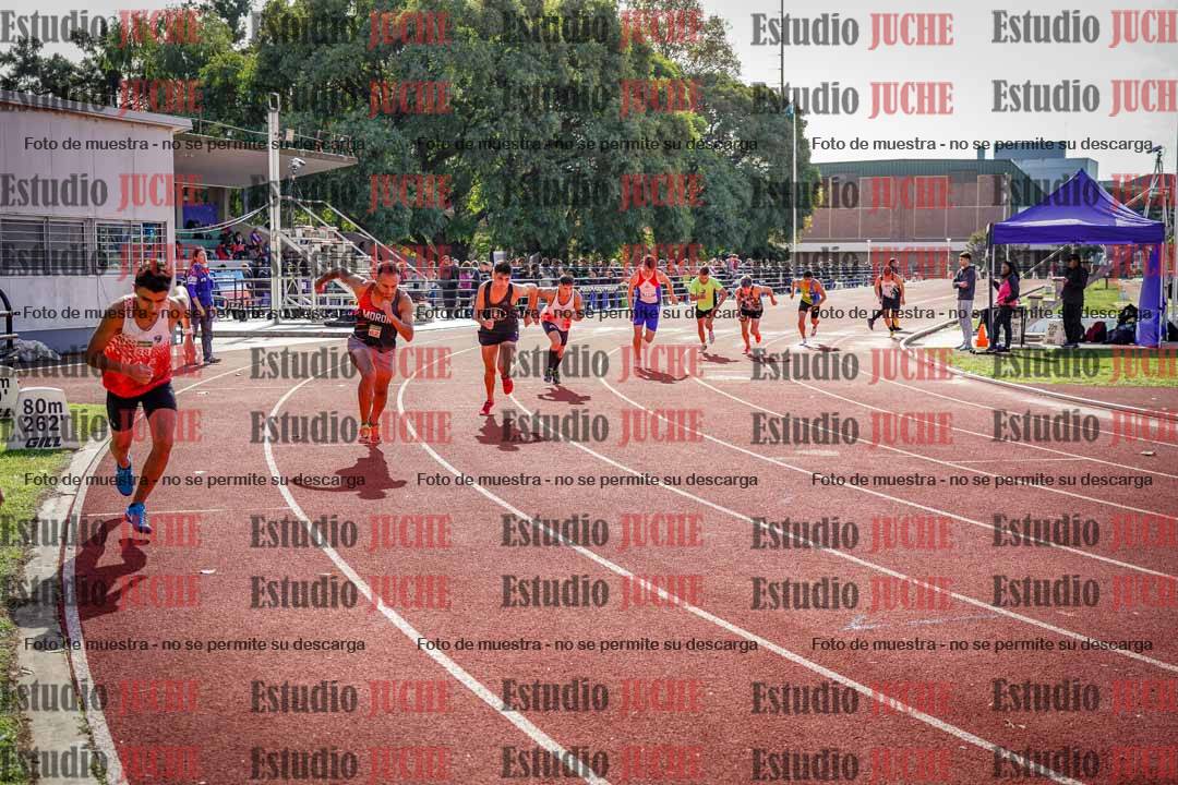 Fotos de los 800 m llanos de varones