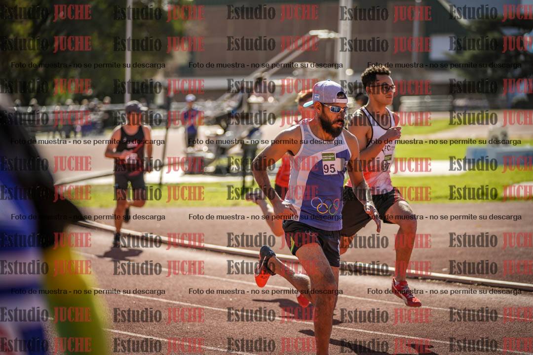 Fotos de los 800 m llanos de varones