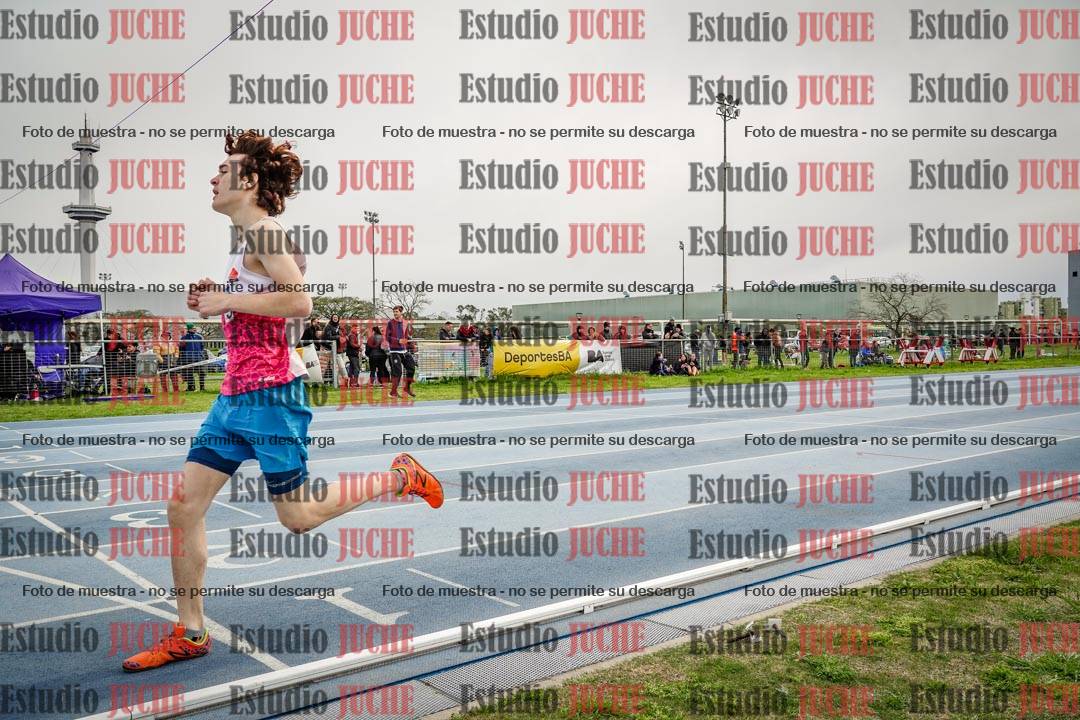 Fotos de los 800 m llanos de varones - U17
