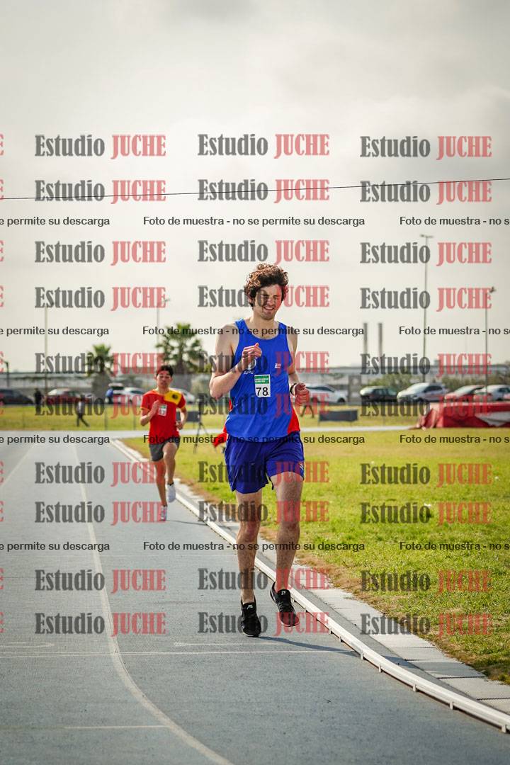 Fotos de los 800 m llanos de varones
