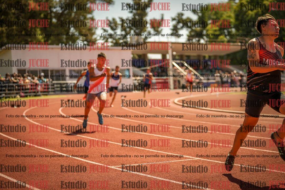 Fotos de los 400 m llanos de varones