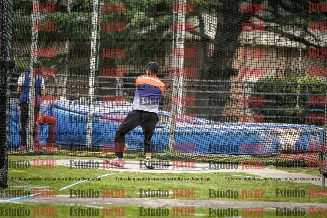 Fotos del lanzamiento de martillo de varones