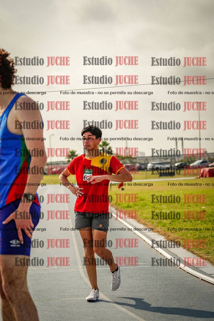 Fotos de los 800 m llanos de varones