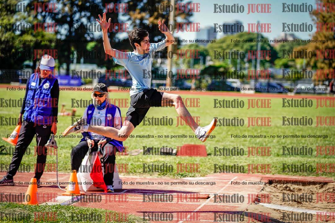 Fotos del salto en largo de varones