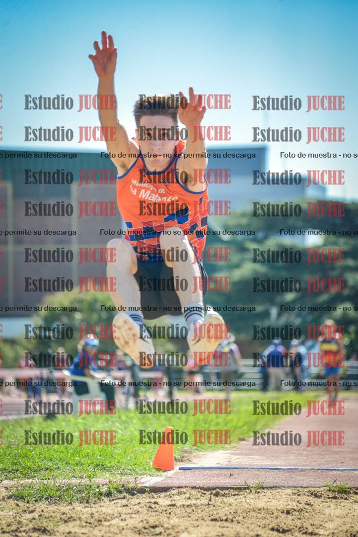 Fotos del salto en largo de varones