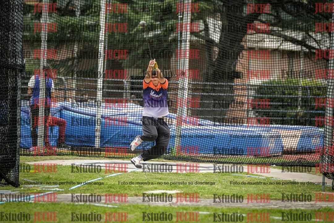 Fotos del lanzamiento de martillo de varones